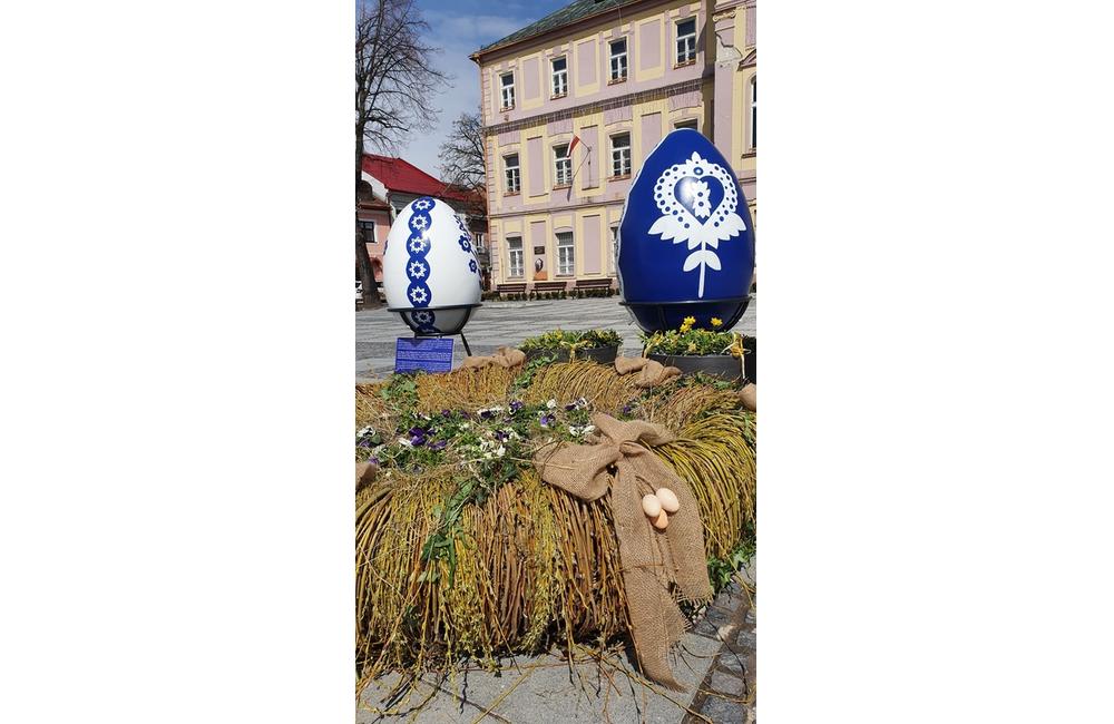 FOTO: Liptovský Mikuláš a Kysucké Nové Mesto skrášľujú veľkonočný veniec a tradičné kraslice , foto 6
