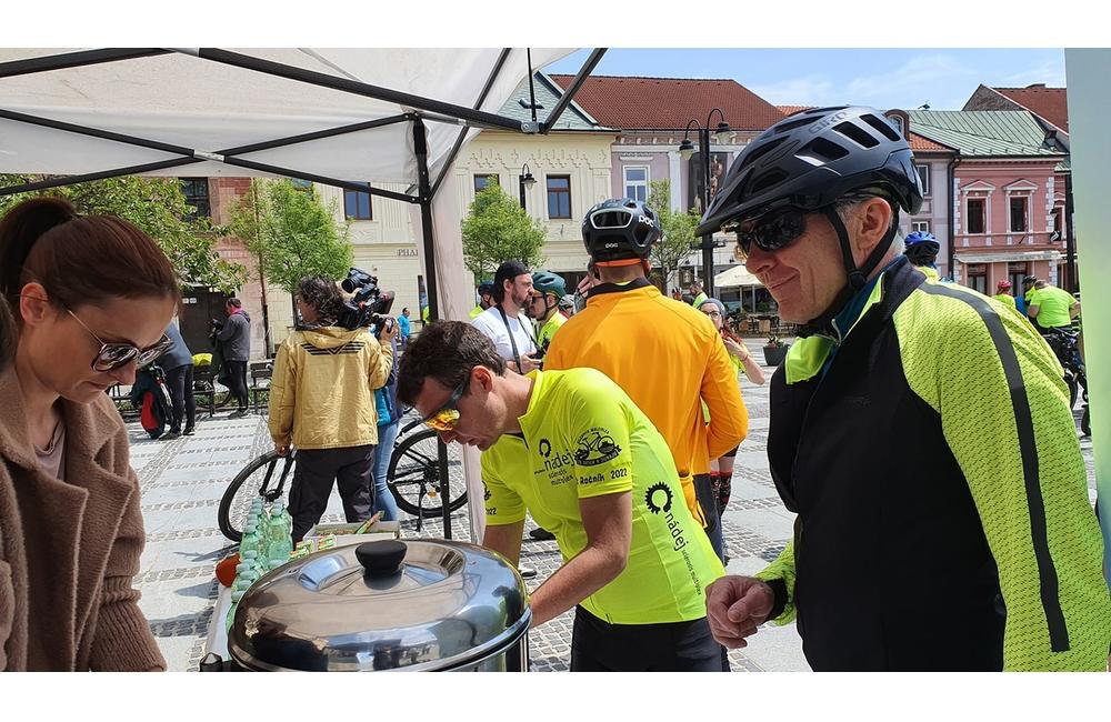 FOTO: Podujatie od Tatier k Dunaju na bicykli šíri povedomie o skleróze multiplex, foto 3