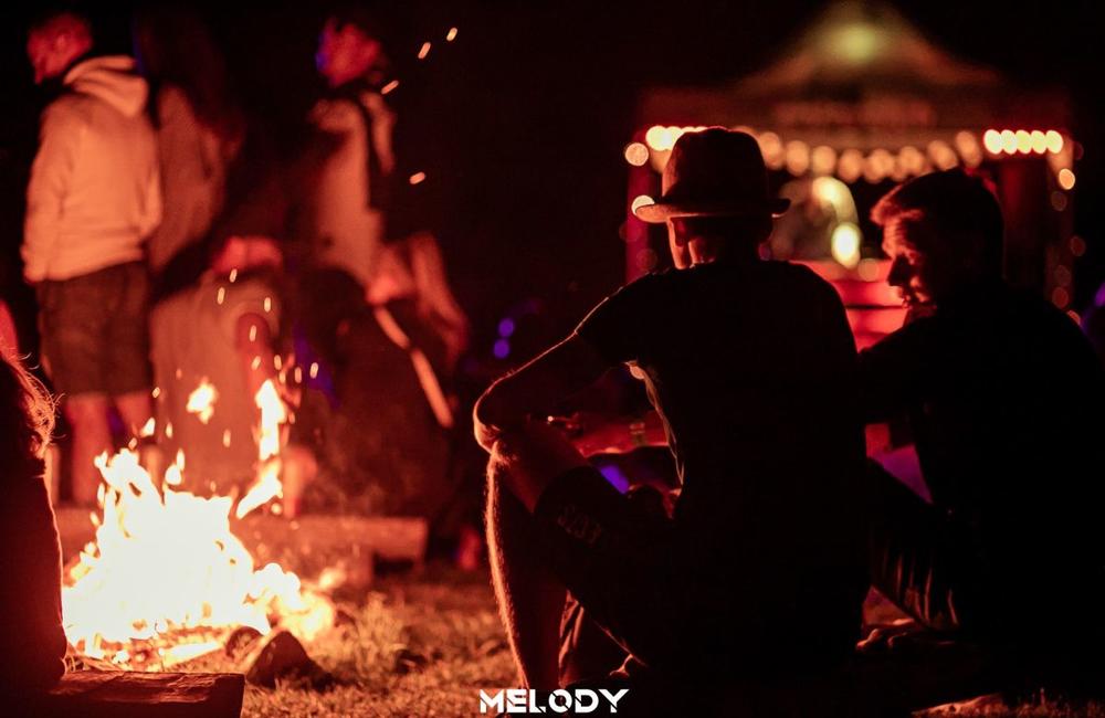 FOTO: Melody Sunset – jedinečný festival v Rajeckej doline nabitý programom, gastro zážitkami a hudbou 12 dídžejov, foto 30