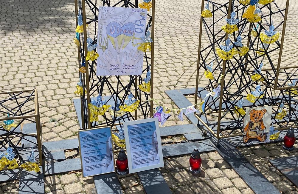 FOTO: Uctenie si pamiatky detí, ktoré zahynuli počas vojny na Ukrajine, foto 4