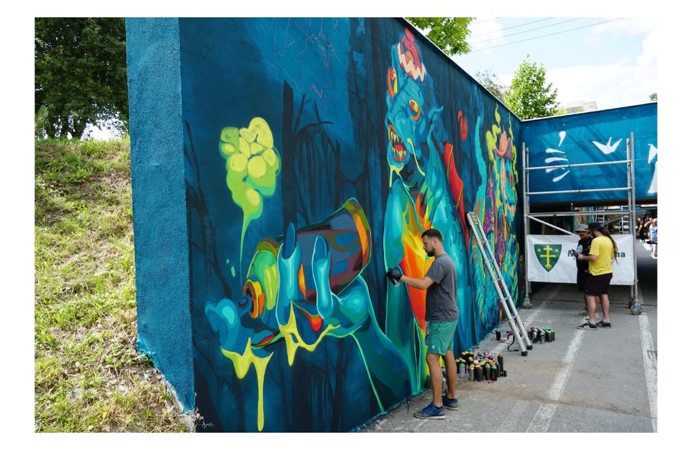 FOTO: Podchod na sídlisku Vlčince skrášlilo viac ako 30 street a graffiti umelcov z celého Slovenska, foto 5