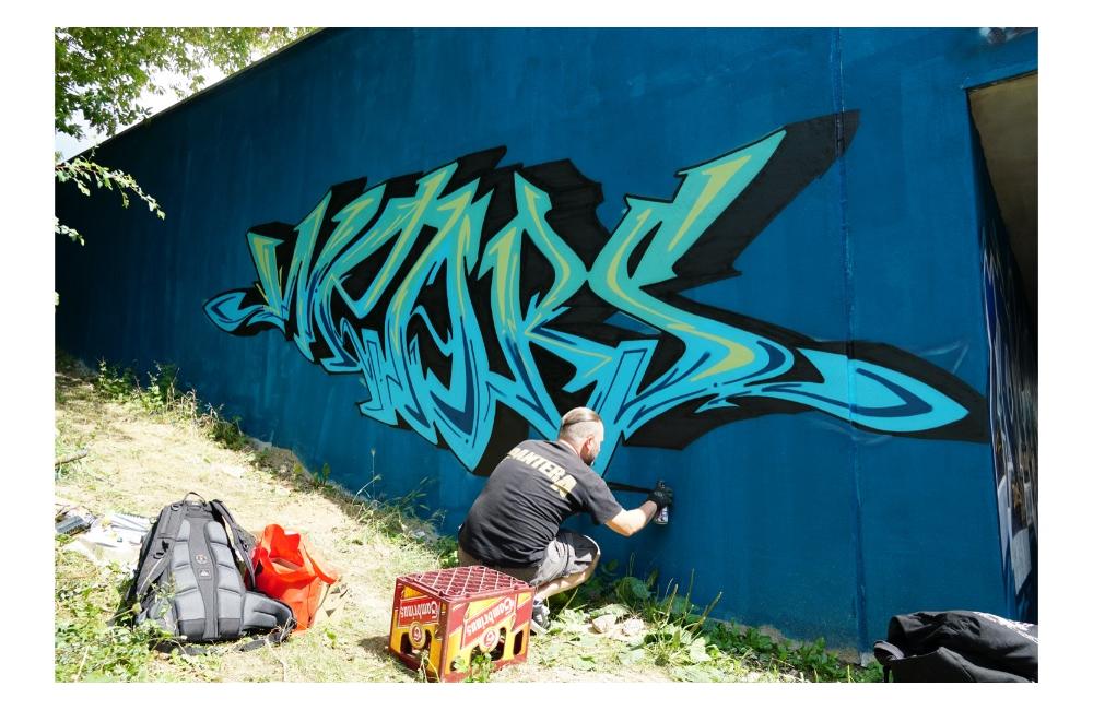 FOTO: Podchod na sídlisku Vlčince skrášlilo viac ako 30 street a graffiti umelcov z celého Slovenska, foto 13