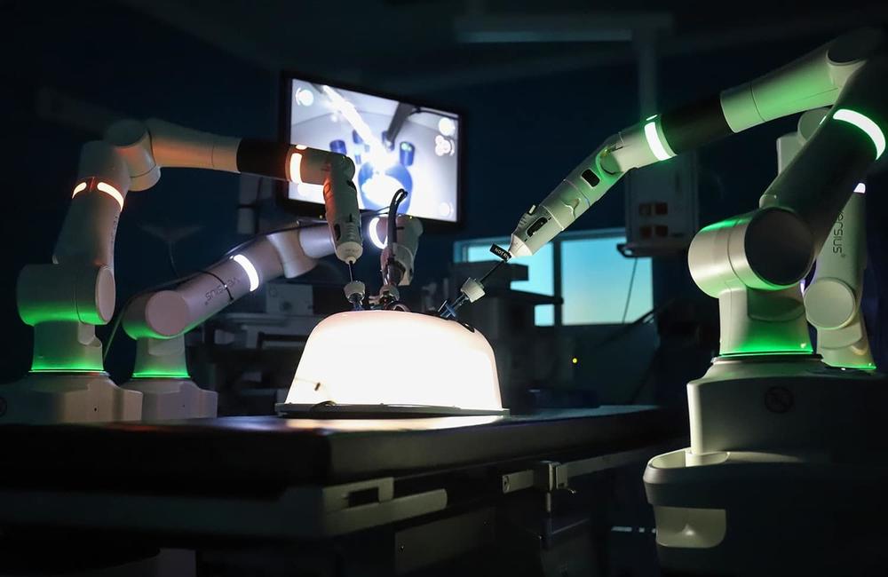 FOTO: ÚVN Ružomberok má najmodernejší chirurgický robotický systém a novinkou je aj automatizovaná nemocničná práčovňa, foto 1