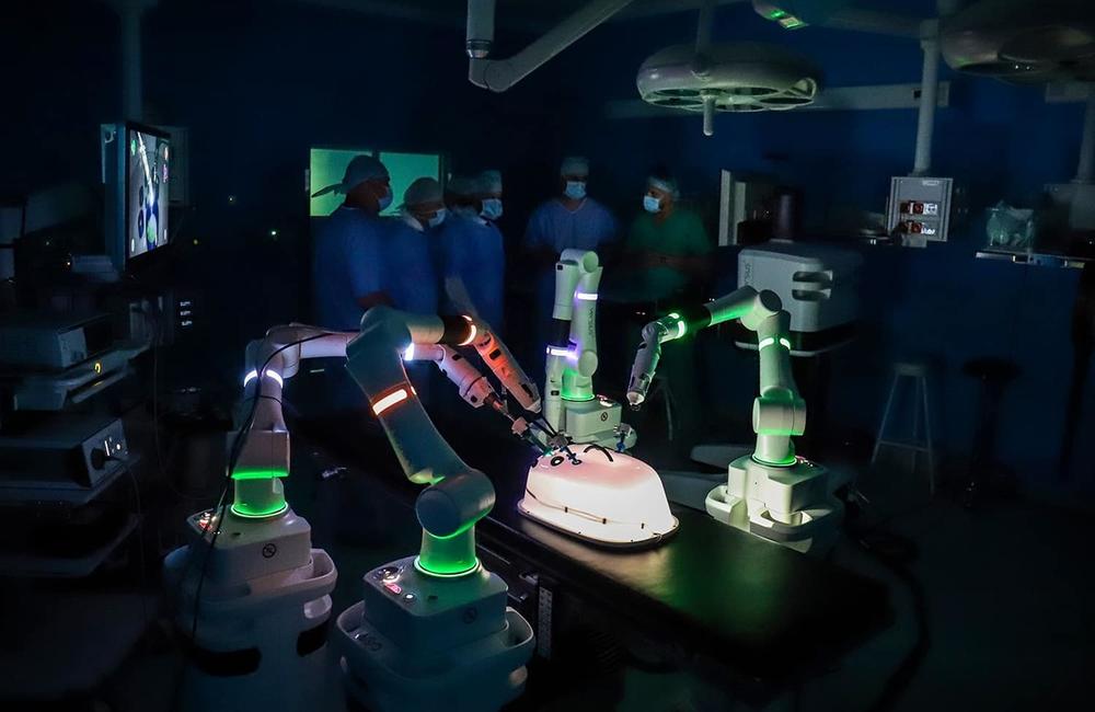 FOTO: ÚVN Ružomberok má najmodernejší chirurgický robotický systém a novinkou je aj automatizovaná nemocničná práčovňa, foto 3