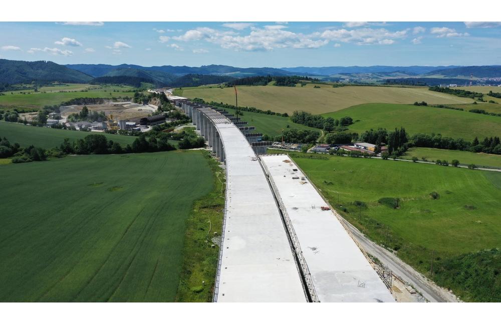 FOTO: Výstavba diaľničného tunela Višňové pokračuje aj v letných mesiacoch, foto 4
