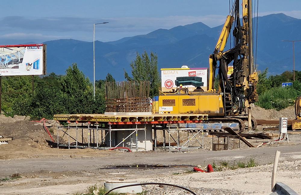 FOTO: Železničný podchod v Žiline predlžujú, za stanicou vyrastá nový most a cesty, foto 10