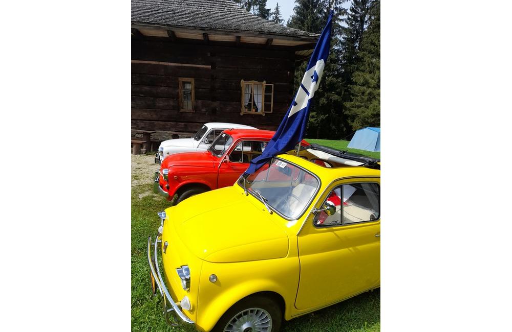 FOTO: Medzinárodný zraz historických vozidiel Fiat v skanzene vo Vychylovke, foto 5