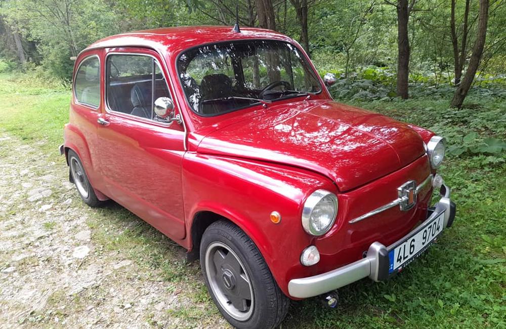 FOTO: Medzinárodný zraz historických vozidiel Fiat v skanzene vo Vychylovke, foto 10