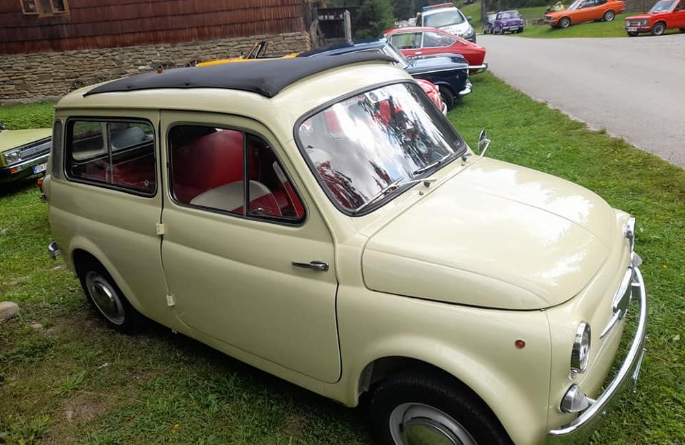 FOTO: Medzinárodný zraz historických vozidiel Fiat v skanzene vo Vychylovke, foto 16