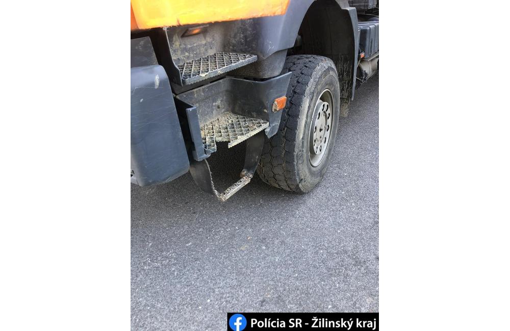 FOTO: Nezakrytý kamión so sypkým materiálom v Žiline, foto 3