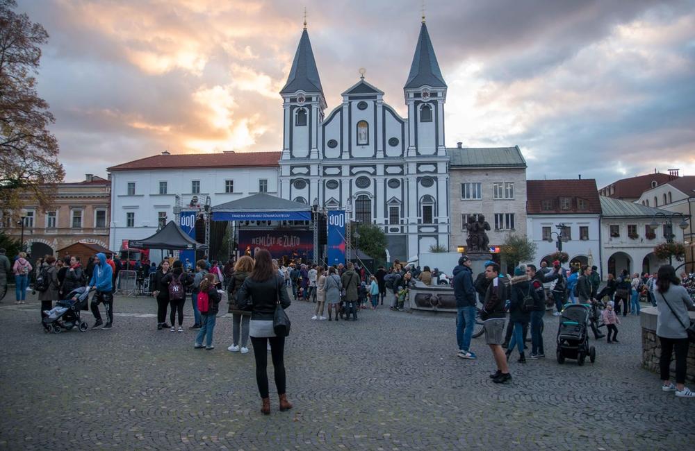 FOTO: Protikorupčný koncert Jany Kirschner Nemlčať je zlato, foto 9