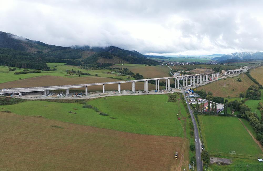FOTO: Aktuálny priebeh prác na stavbe diaľnice D1 pri Žiline na jeseň 2022, foto 6