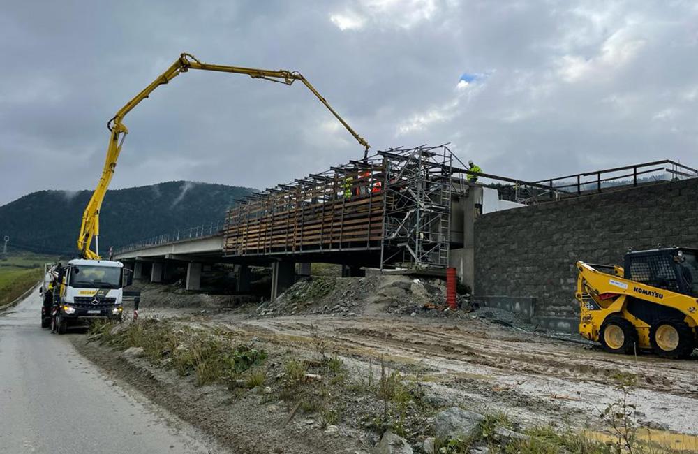 FOTO: Aktuálny priebeh prác na stavbe diaľnice D1 pri Žiline na jeseň 2022, foto 7