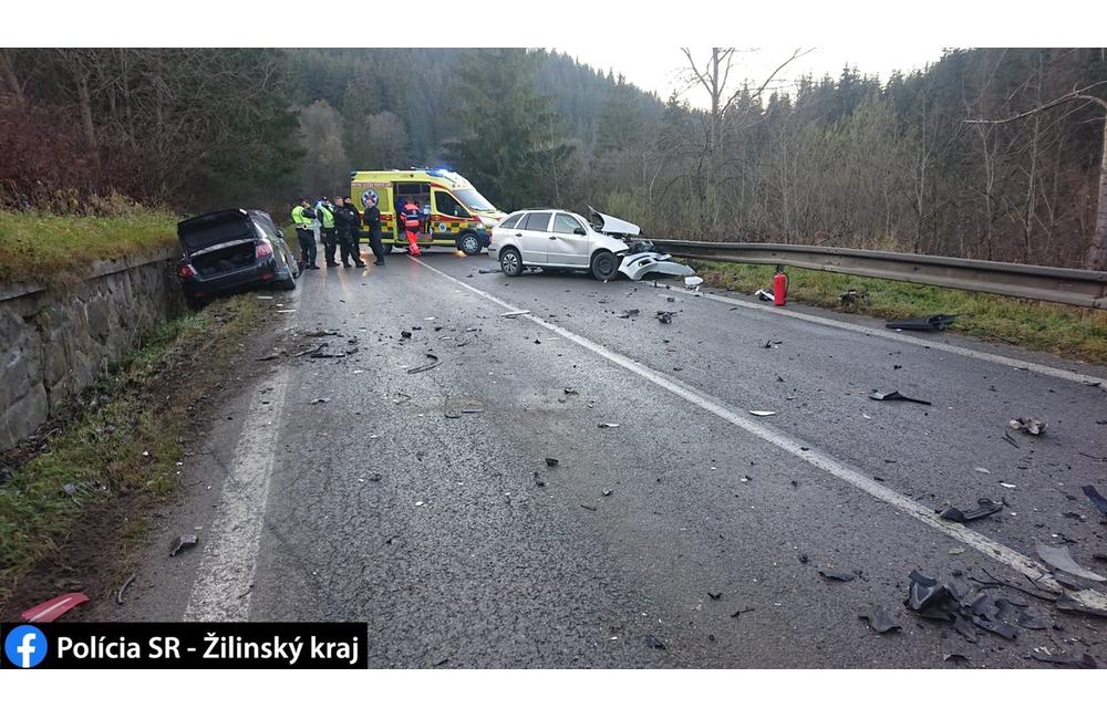 FOTO: Čelná zrážka dvoch vozidiel v okrese Námestovo 14. 11. 2022, foto 2