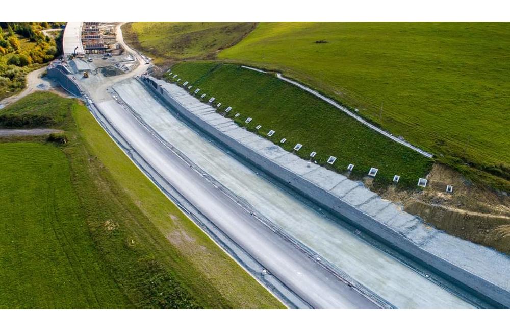 FOTO: Národná diaľničná spoločnosť zverejnila svoje najnovšie zábery z výstavby diaľnice D1 zachytené dronom, foto 11