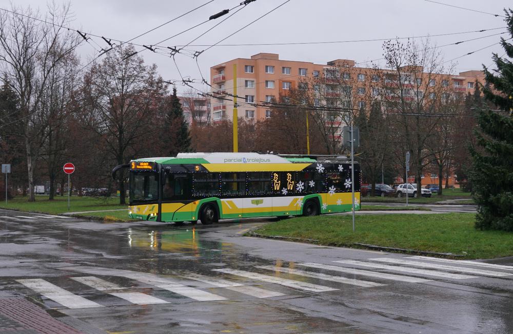 FOTO: Vydajte sa na jazdu v žilinskom vianočnom trolejbuse, foto 1