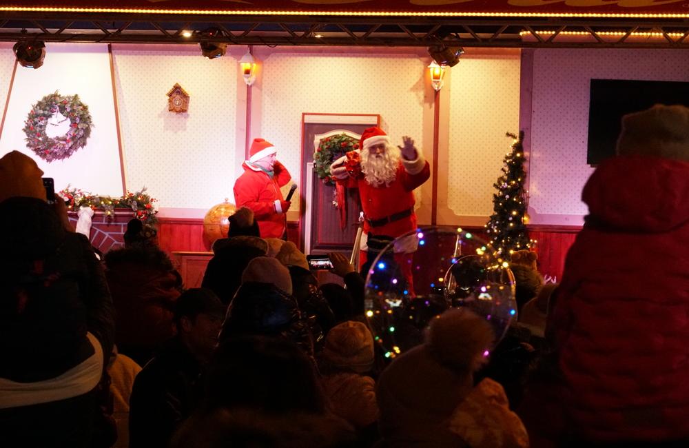 FOTO: Vianočný Coca-Cola kamión sa počas jazdy po Slovensku zastavil aj v Žiline, foto 9