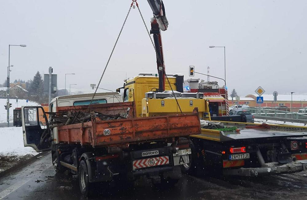 FOTO: Nehoda nákladného vozidla na Rajeckej ceste v Žiline 15. decembra 2022, foto 4