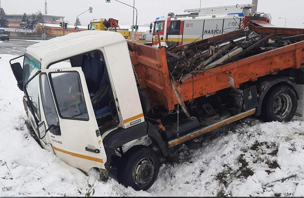 FOTO: Nehoda nákladného vozidla na Rajeckej ceste v Žiline 15. decembra 2022, foto 5