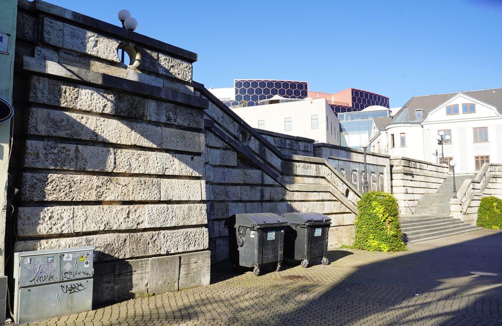 FOTO: Centrum Žiliny zdobí vyčistená kamenná balustráda, práce stáli 85-tisíc eur, foto 2