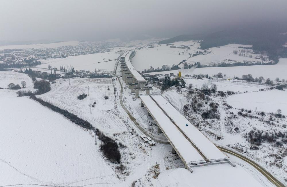 FOTO: Výstavba diaľnice D1 pri Žiline na záberoch z 18. decembra 2022, foto 3