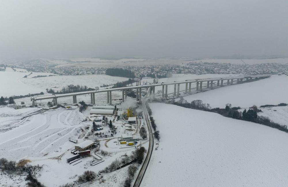 FOTO: Výstavba diaľnice D1 pri Žiline na záberoch z 18. decembra 2022, foto 11