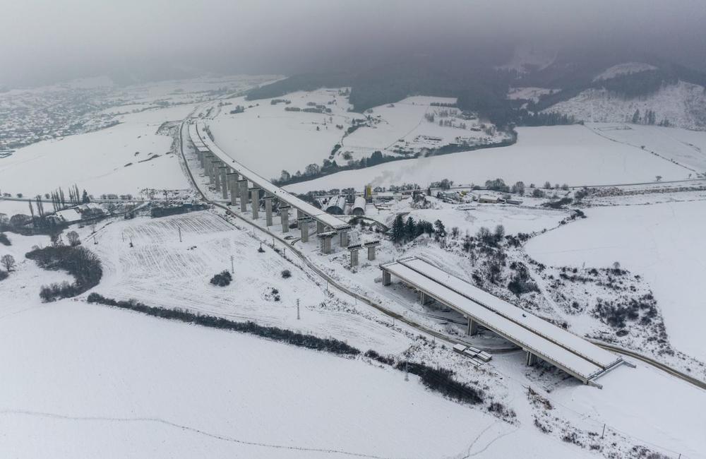 FOTO: Výstavba diaľnice D1 pri Žiline na záberoch z 18. decembra 2022, foto 12