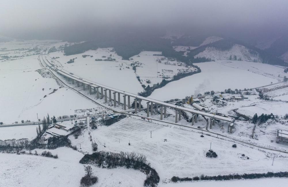 FOTO: Výstavba diaľnice D1 pri Žiline na záberoch z 18. decembra 2022, foto 13