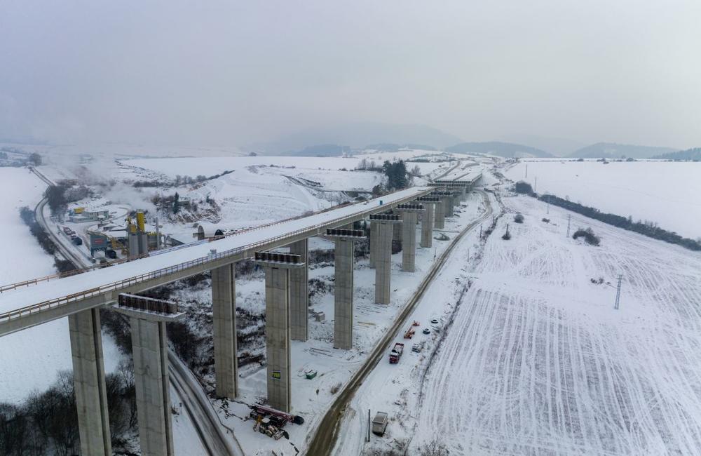 FOTO: Výstavba diaľnice D1 pri Žiline na záberoch z 18. decembra 2022, foto 15