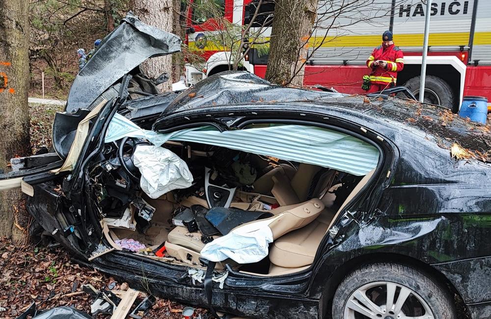FOTO: Pri obci Lietava došlo v pondelok 9. januára k smrteľnej dopravnej nehode, foto 4