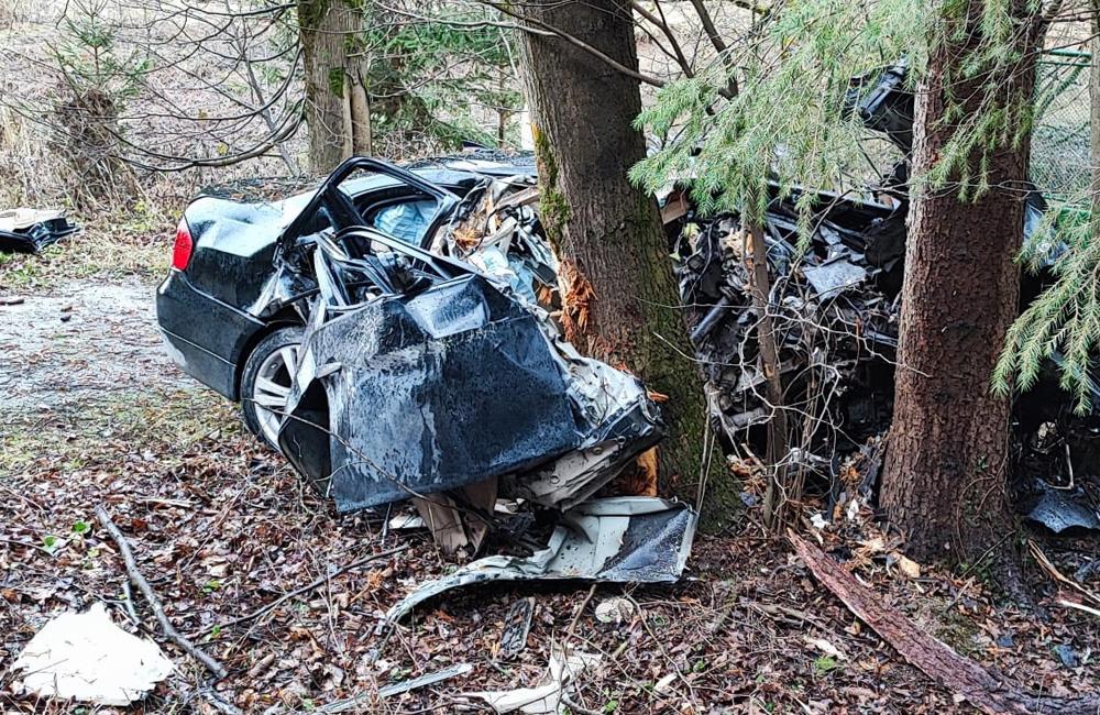 FOTO: Pri obci Lietava došlo v pondelok 9. januára k smrteľnej dopravnej nehode, foto 5