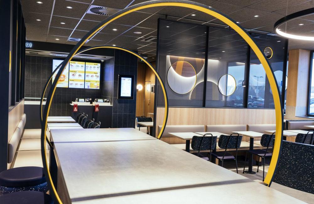 FOTO: Pri žilinskom letisku v Dolnom Hričove otvorili novú reštauráciu McDonald's, foto 4