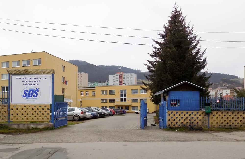 FOTO: Nové vybavenie, ktoré škola kúpila z finančného daru Kanaďana Louisa Gazdarica, foto 5