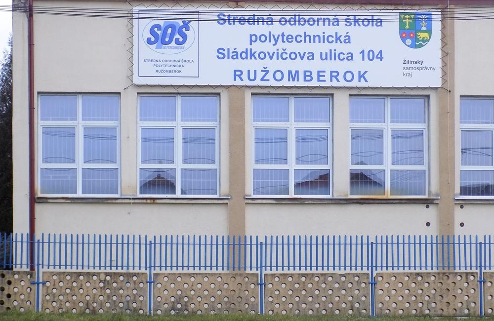 FOTO: Nové vybavenie, ktoré škola kúpila z finančného daru Kanaďana Louisa Gazdarica, foto 6