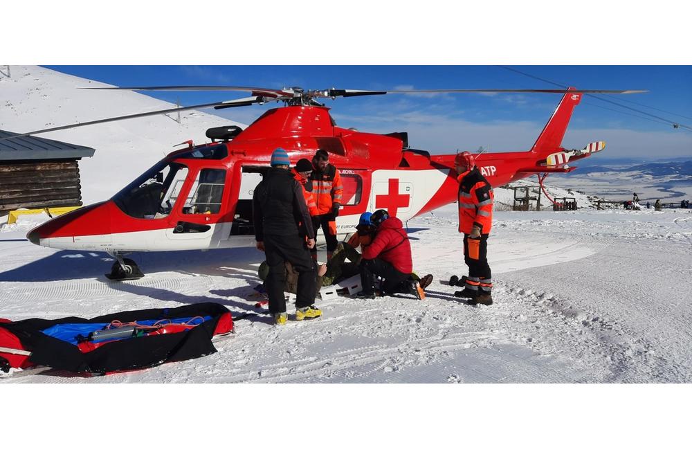 FOTO: Horskí záchranári ošetrovali na lyžiarskych svahoch dve 8-ročné dievčatá, foto 2