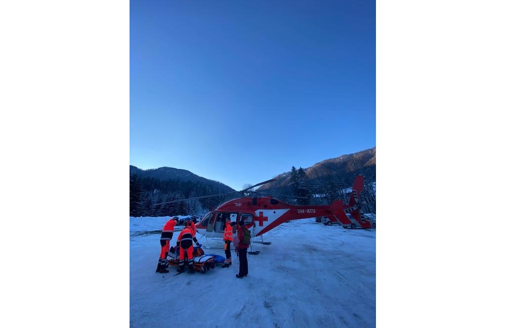 FOTO: Horskí záchranári ošetrovali na lyžiarskych svahoch dve 8-ročné dievčatá, foto 4