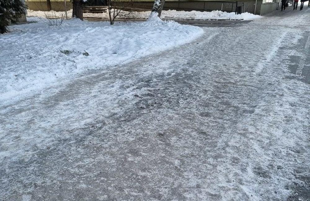 FOTO: Od pondelka posypali v Žiline viac ako 1100 kilometrov ciest a chodníkov. Takto aktuálne vyzerajú, foto 11