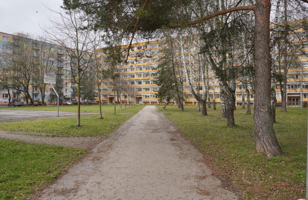 FOTO: Náhľady revitalizácie vnútrobloku na žilinskom sídlisku Vlčince, foto 17