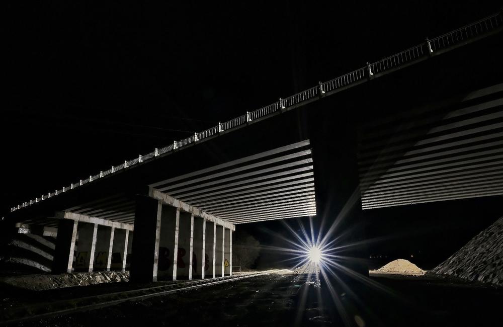 FOTO: V sobotu večer vykonávali v Martine záťažový test zrekonštruovaného mosta, foto 6