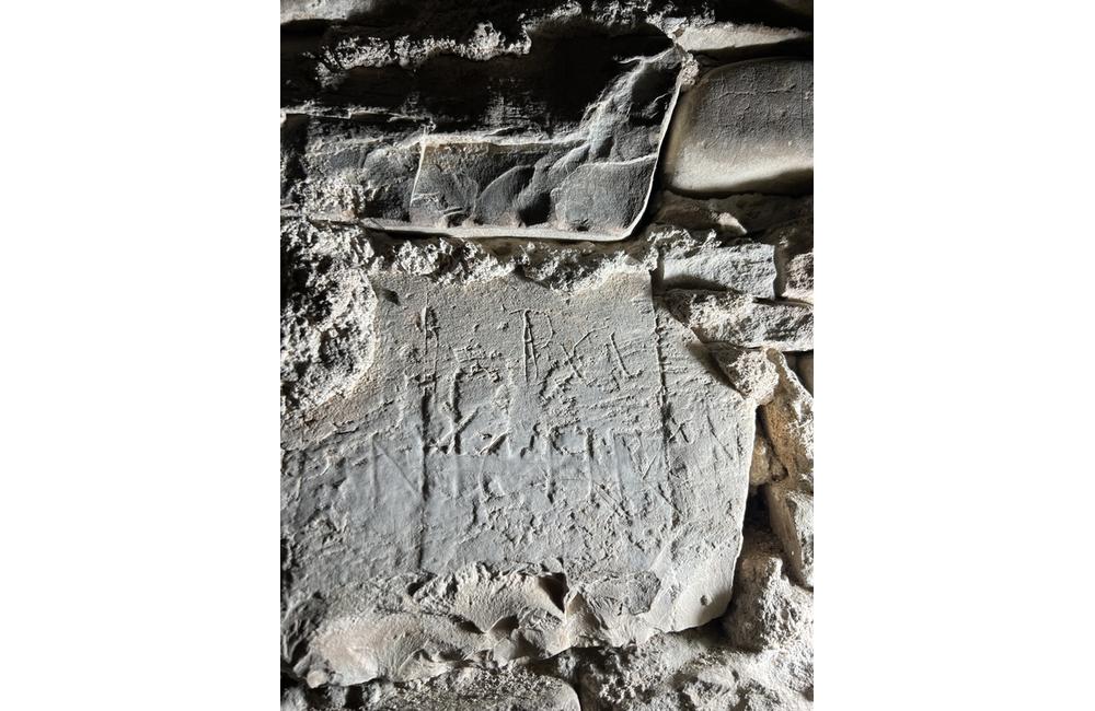 FOTO: Archeologický nález v kostole v Brodne, foto 3