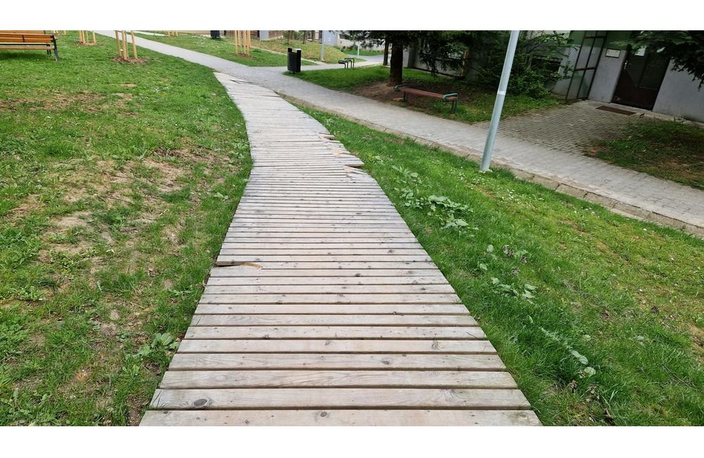 FOTO: Poškodený drevený chodník na Hájiku, foto 5
