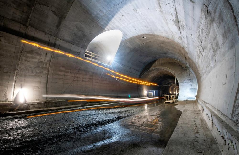 FOTO: V tuneli Višňové zabetónovali poslednú klenbu, foto 2