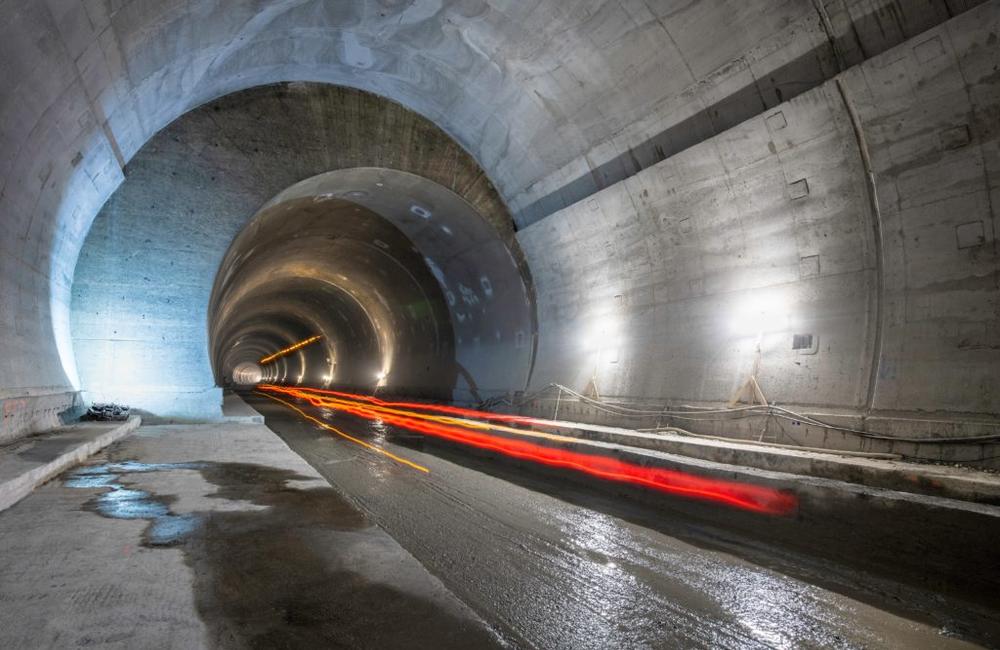 FOTO: V tuneli Višňové zabetónovali poslednú klenbu, foto 3