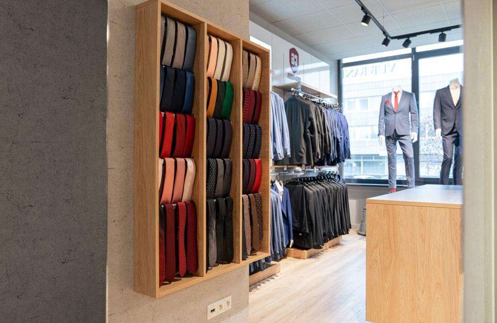 FOTO: Nová predajňa FAMON s elegantným pánskym oblečením v centre Žiliny, foto 2