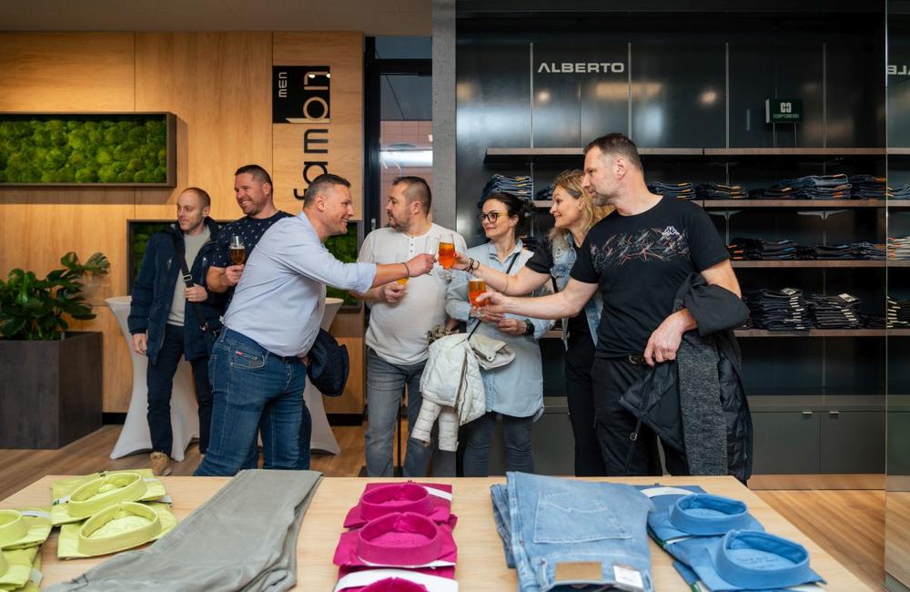 FOTO: Nová predajňa FAMON s elegantným pánskym oblečením v centre Žiliny, foto 13