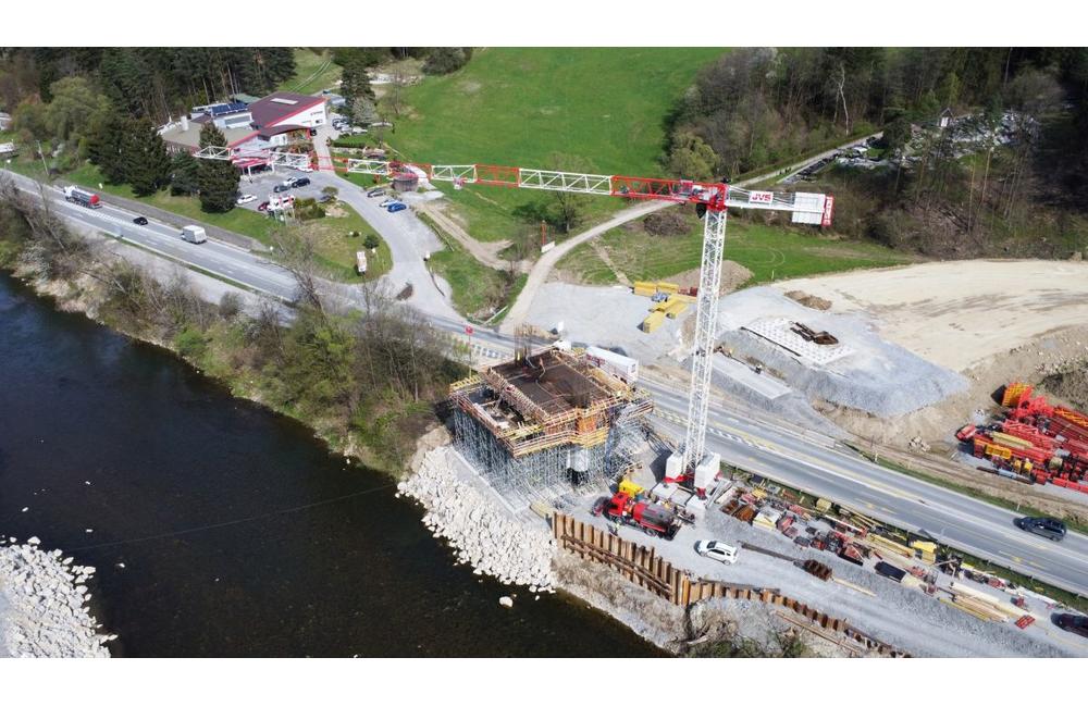 FOTO: Pozrite si najnovšie zábery z výstavby mostov na privádzači v Kysuckom Novom Meste, foto 3
