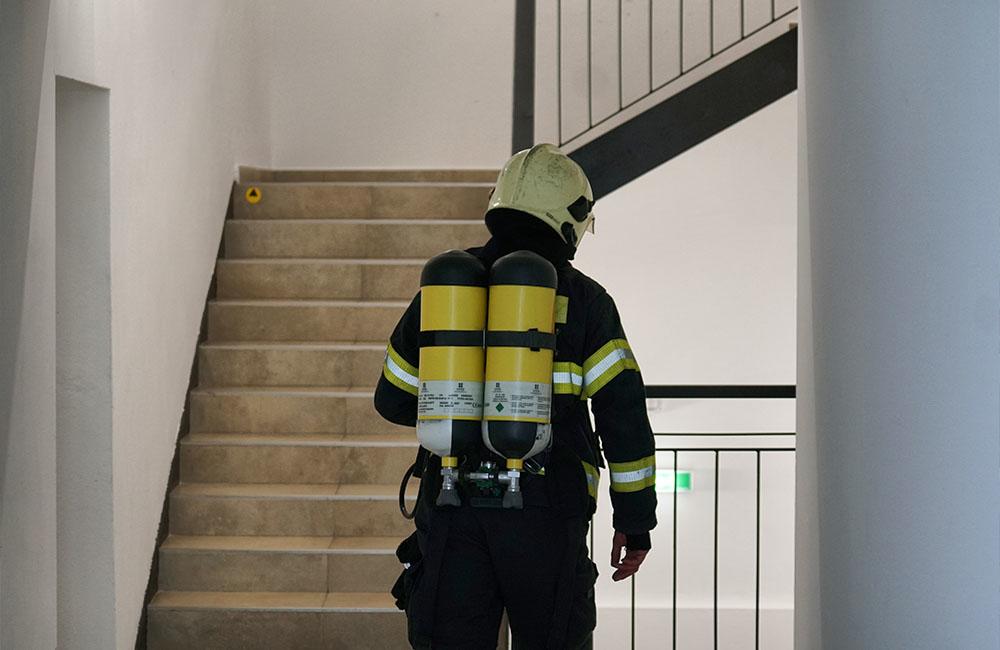 FOTO: Požiarne cvičenie a evakuácia administratívnej budovy Poštová 1, foto 30