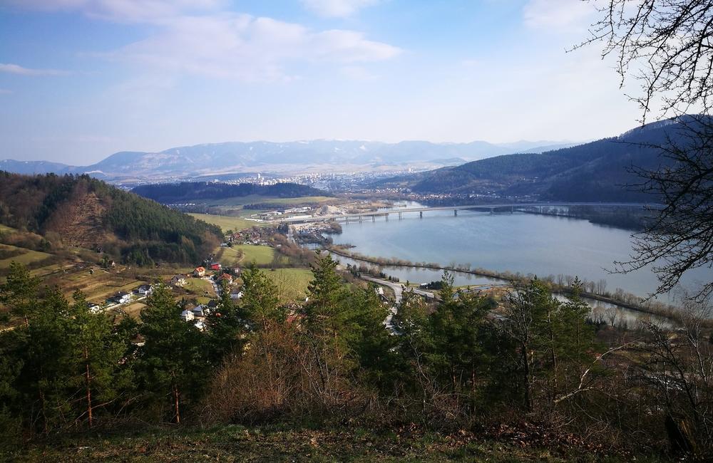 FOTO: Rozhľadňa Divinka ponúka jedinečné výhľady na okolité vrchy a obce, foto 1