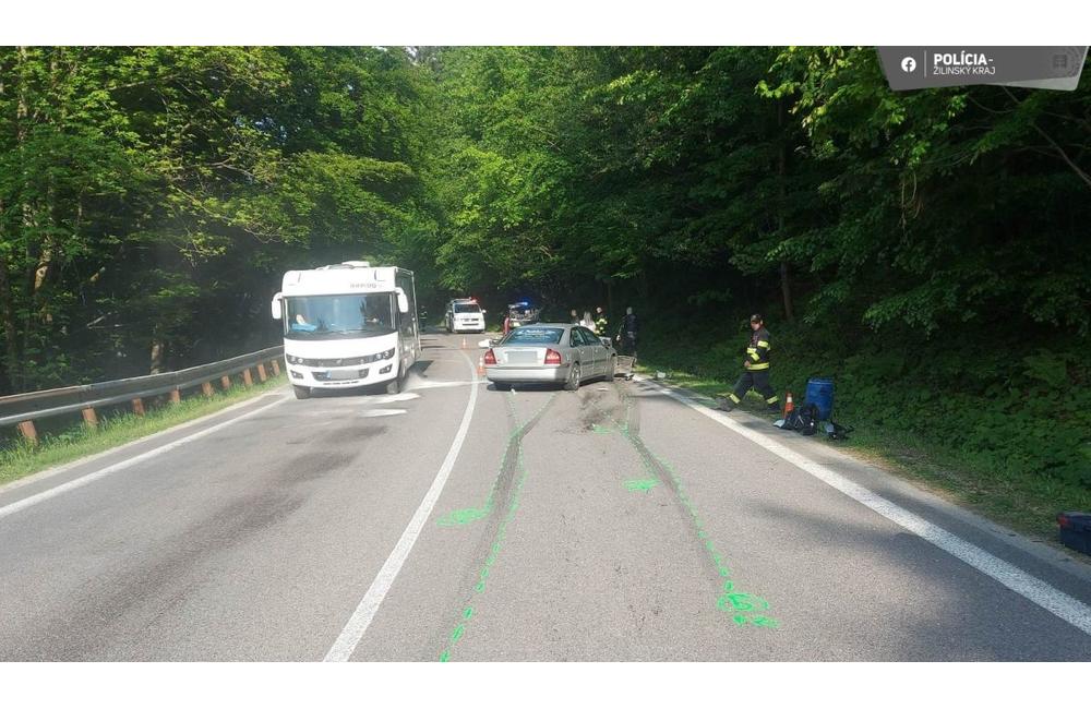 FOTO: Dopravné nehody motocyklistov v obciach Ďurčiná a Kolárovice 2. júna 2023, foto 4