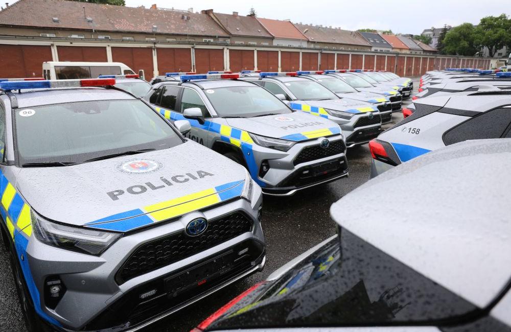 FOTO: Nové vozidlá Toyota RAV4 odovzdané pre Policajný zbor v Žiline, foto 3